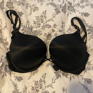 VICTORIA’S SECRET Bombshell plunge - 34D